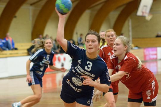 U18 pigerne stadig ubesejrede 